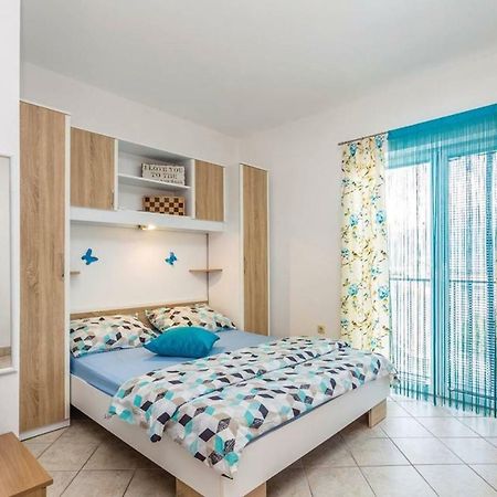 Botic Apartments Šilo Buitenkant foto