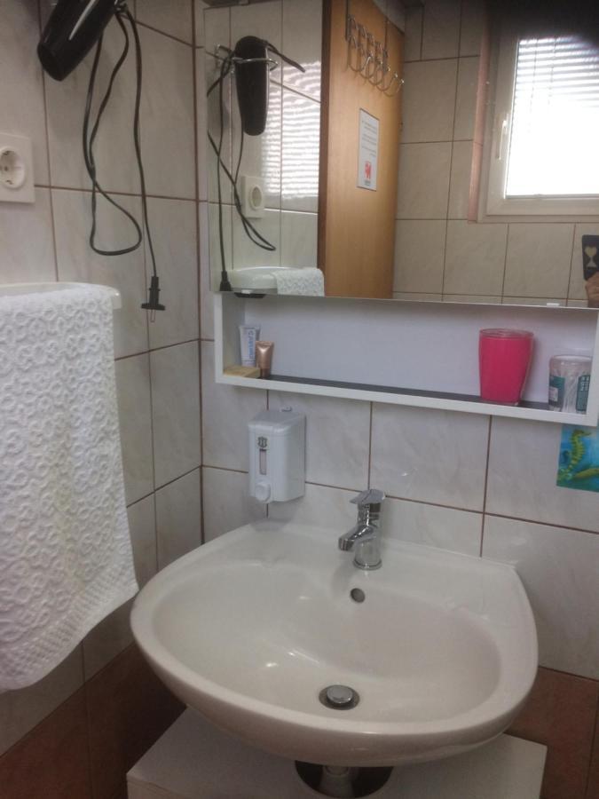 Botic Apartments Šilo Buitenkant foto