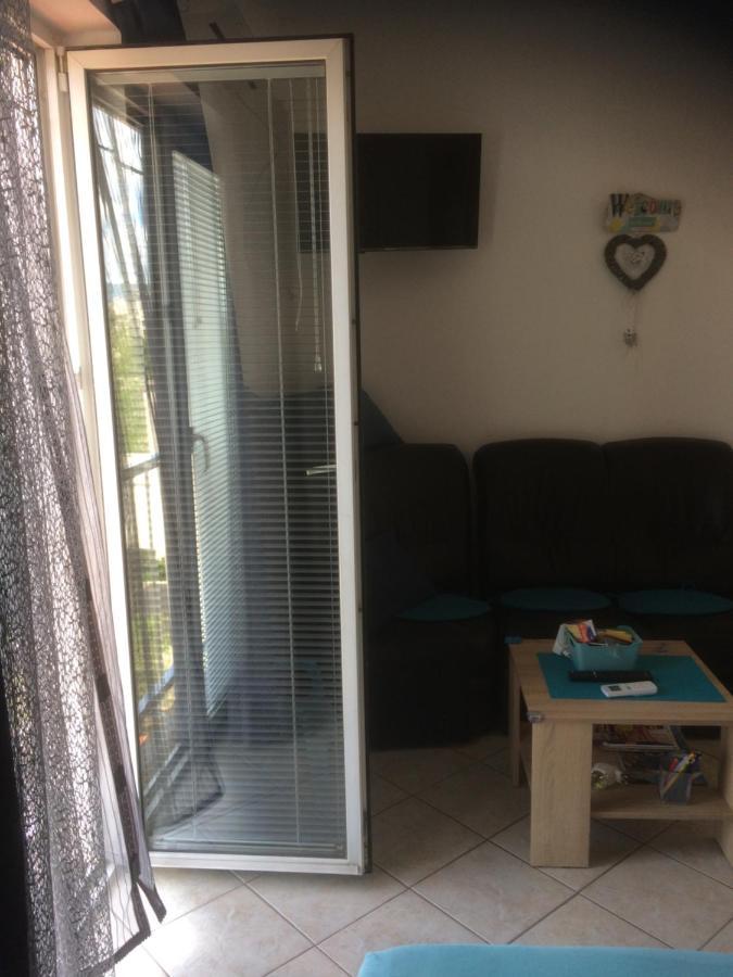 Botic Apartments Šilo Buitenkant foto