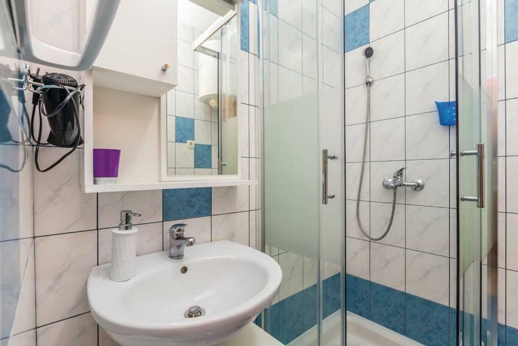 Botic Apartments Šilo Buitenkant foto